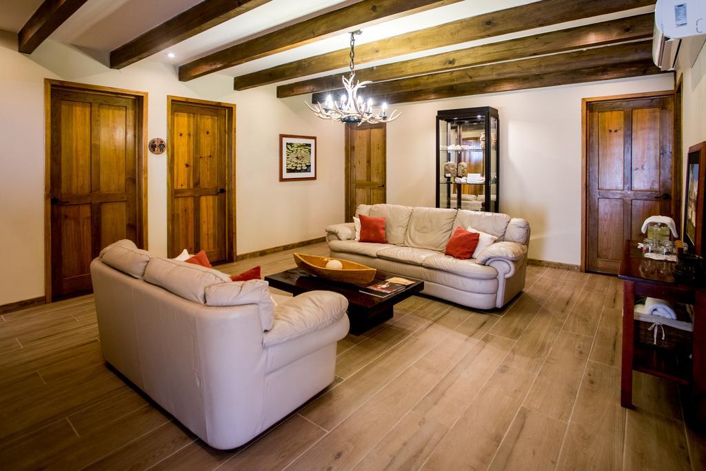 Las Lagunas Boutique Hotel Flores Extérieur photo